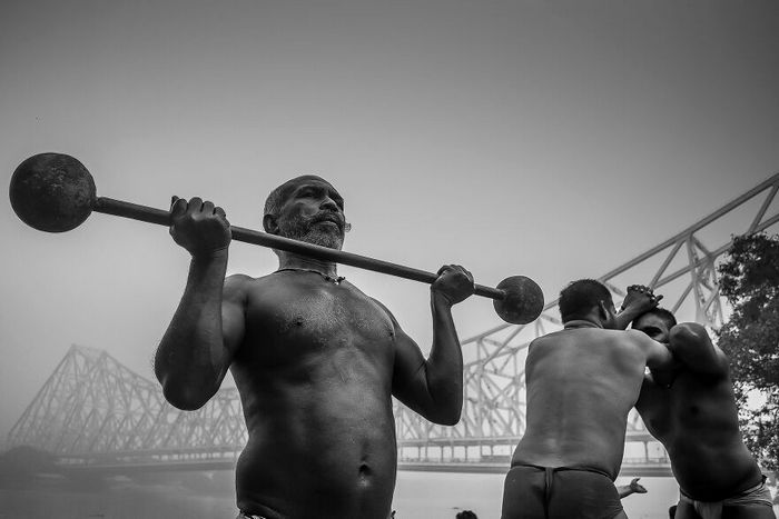 Ayanava Sil: a poesia da fotografia de rua em preto e branco (30 fotos) 19