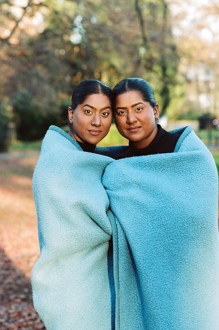 A fotógrafa que transforma o laço entre gêmeos em poesia visual (30 fotos) 5