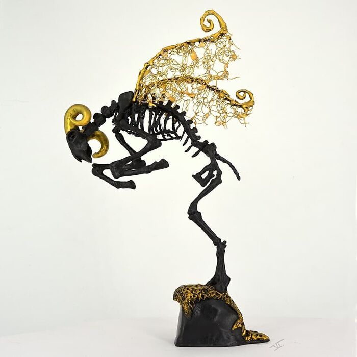 Virginie Gribouilli: esculturas em porcelana que misturam mito, memória e futuro (30 fotos)