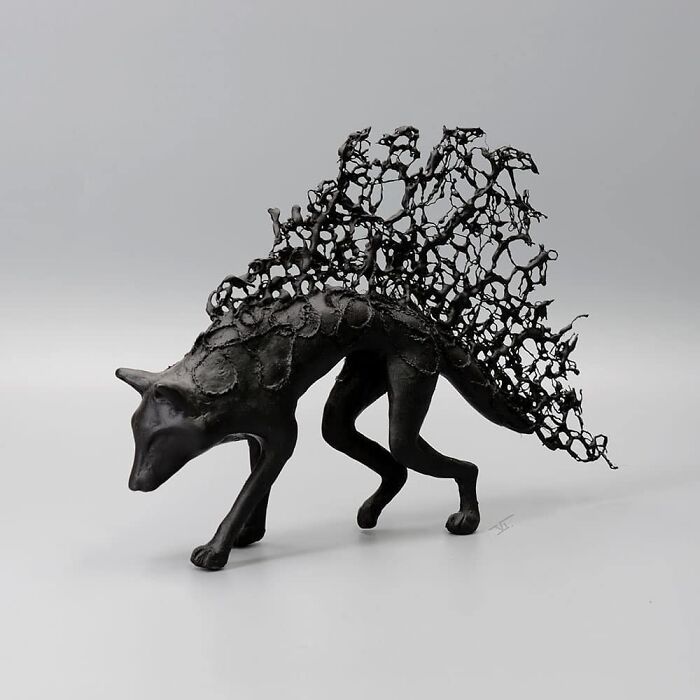 Virginie Gribouilli: esculturas em porcelana que misturam mito, memória e futuro (30 fotos) 1