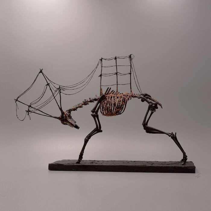 Virginie Gribouilli: esculturas em porcelana que misturam mito, memória e futuro (30 fotos) 3