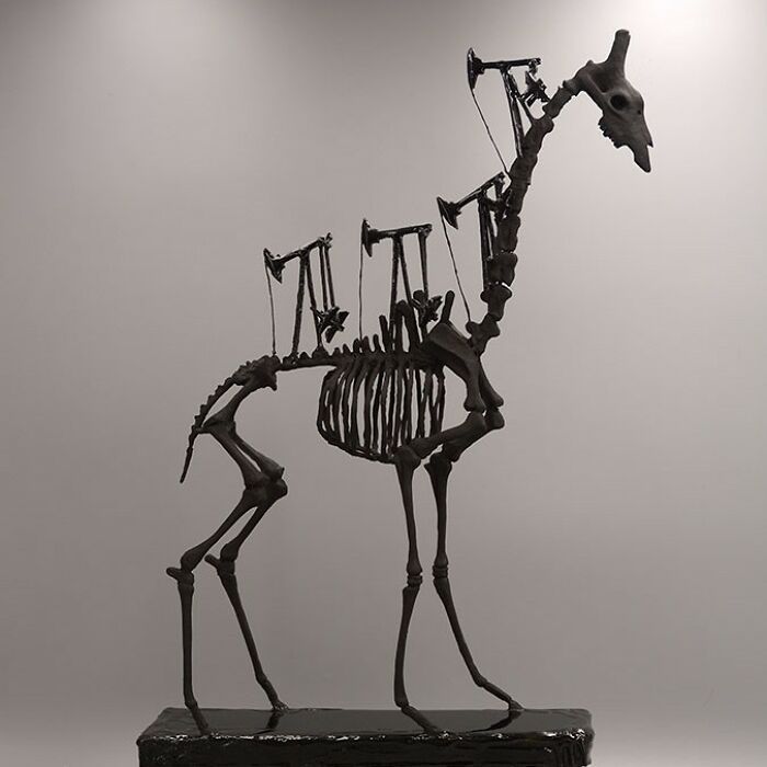 Virginie Gribouilli: esculturas em porcelana que misturam mito, memória e futuro (30 fotos) 20