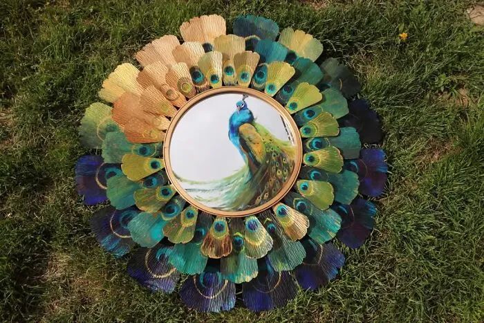 Espelhos encantados: A artista romena que transforma reflexos em obras de fantasia (14 fotos) 7