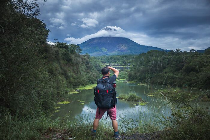 Fotógrafo percorre a Indonésia para criar uma mochila de câmera modular que resolve dores reais (34 fotos) 19