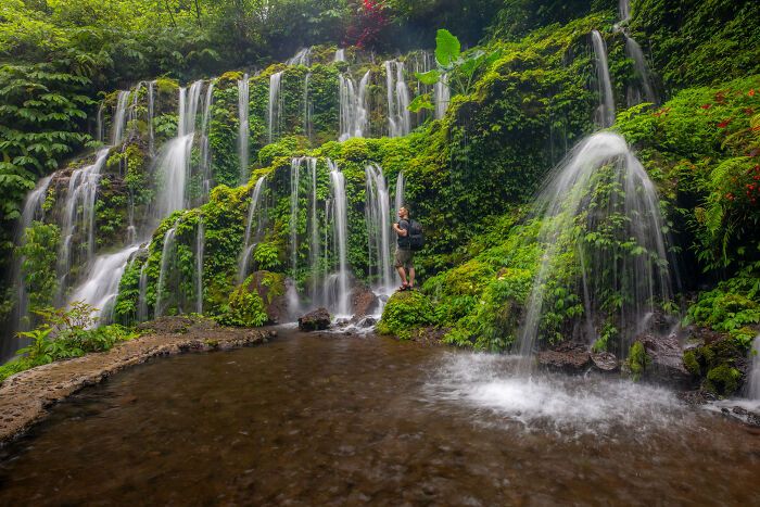 Fotógrafo percorre a Indonésia para criar uma mochila de câmera modular que resolve dores reais (34 fotos) 26