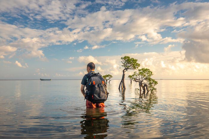 Fotógrafo percorre a Indonésia para criar uma mochila de câmera modular que resolve dores reais (34 fotos) 28