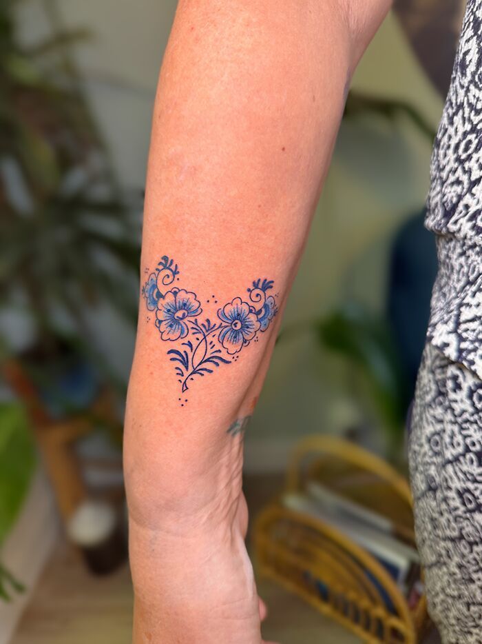 Tatuagens Delft Blue reinventam uma tradição holandesa com tinta e história (27 fotos) 6