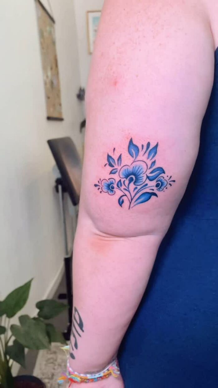 Tatuagens Delft Blue reinventam uma tradição holandesa com tinta e história (27 fotos) 13