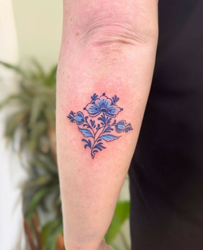 Tatuagens Delft Blue reinventam uma tradição holandesa com tinta e história (27 fotos) 16