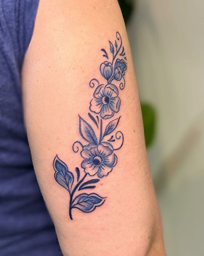 Tatuagens Delft Blue reinventam uma tradição holandesa com tinta e história (27 fotos) 17