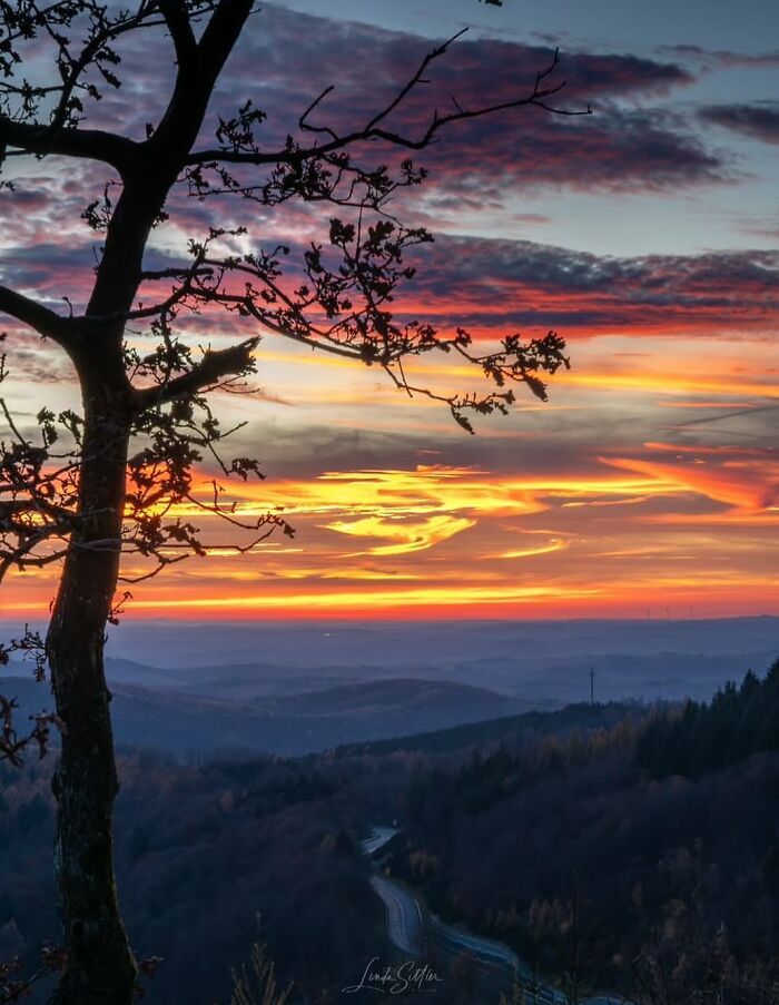 35 fotos de pôr do sol impressionam com cores surreais e momentos inesquecíveis 9