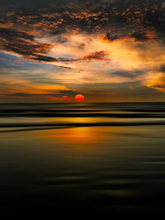 35 fotos de pôr do sol impressionam com cores surreais e momentos inesquecíveis 15