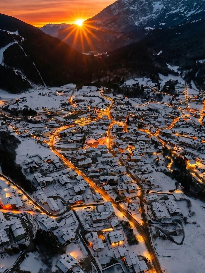 35 fotos de pôr do sol impressionam com cores surreais e momentos inesquecíveis 28