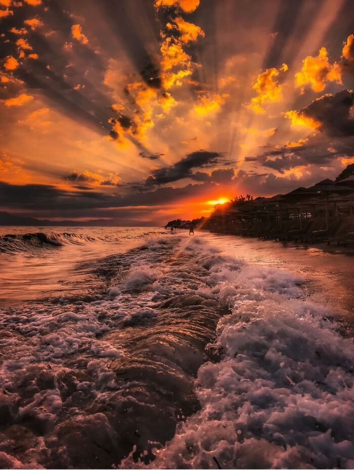 35 fotos de pôr do sol impressionam com cores surreais e momentos inesquecíveis 33