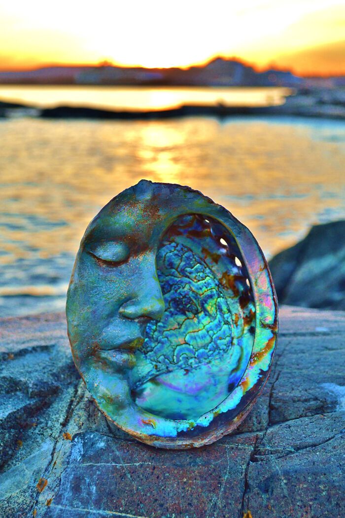 Esculturas feitas com madeira revelam rostos e emoções escondidos na própria natureza (29 fotos)