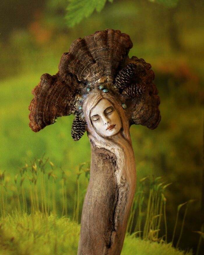 Esculturas feitas com madeira revelam rostos e emoções escondidos na própria natureza (29 fotos) 19