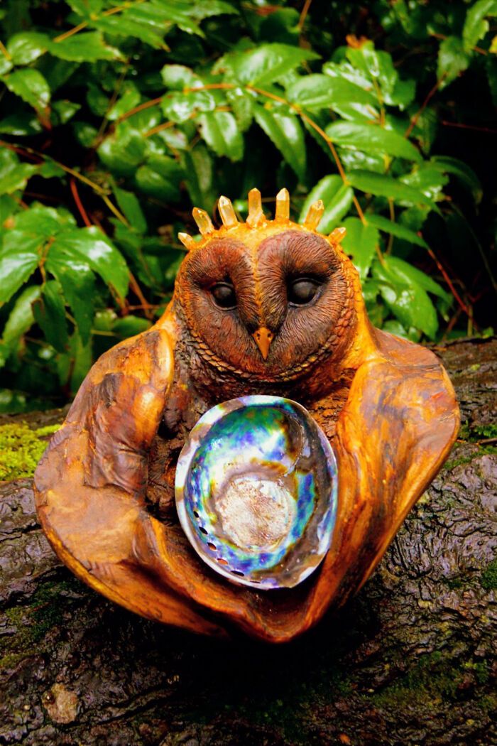 Esculturas feitas com madeira revelam rostos e emoções escondidos na própria natureza (29 fotos) 24