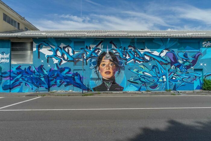 Street art pelo mundo: Perfil revela murais e grafites escondidos em cidades surpreendentes (32 fotos) 23