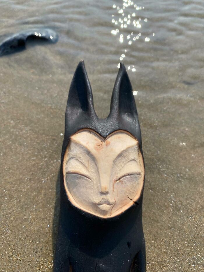 Esculturas em madeira que parecem vivas e escondem algo impossível de ignorar (30 fotos) 12