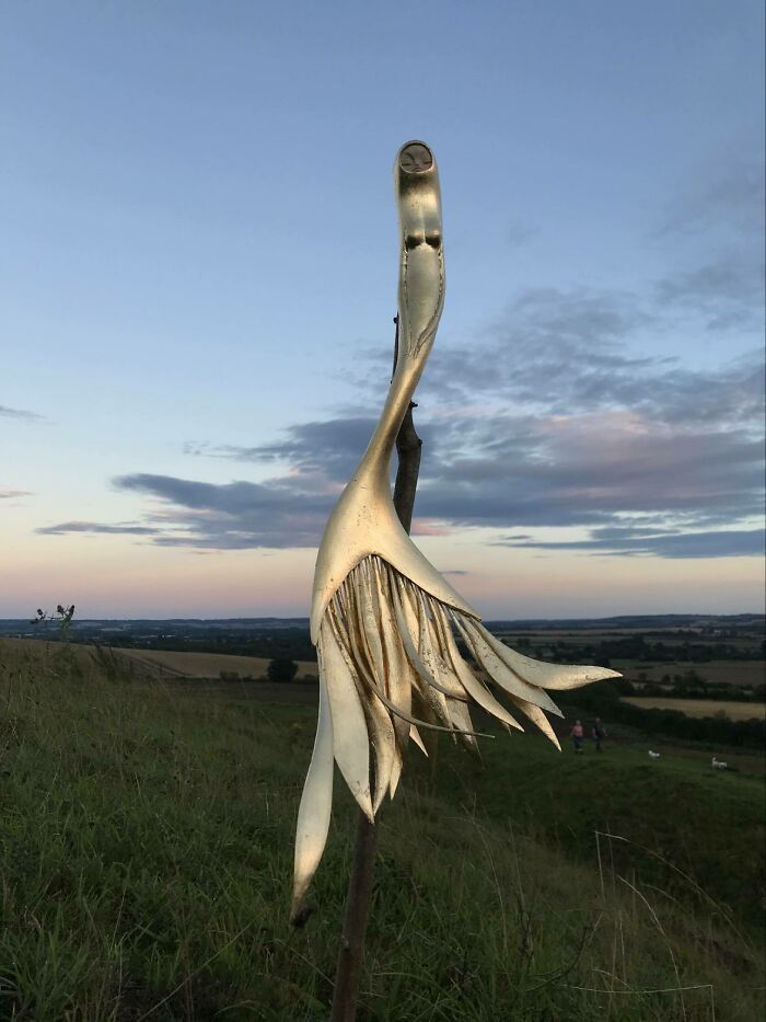 Esculturas em madeira que parecem vivas e escondem algo impossível de ignorar (30 fotos) 23