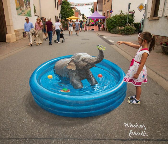 Arte 3D na rua: artista cria ilusões tão reais que fazem pessoas duvidarem do próprio chão Arte 3D na rua: artista cria ilusões tão reais que fazem pessoas duvidarem do próprio chão