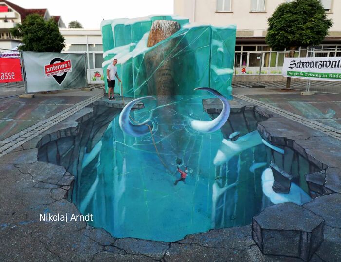 Arte 3D na rua: artista cria ilusões tão reais que fazem pessoas duvidarem do próprio chão (30 fotos) 15 Arte 3D na rua: artista cria ilusões tão reais que fazem pessoas duvidarem do próprio chão (30 fotos) 15