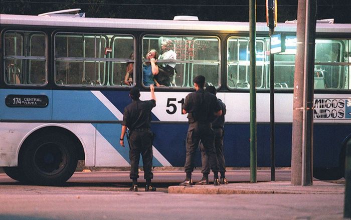 Ônibus 174. O sequestro que parou o Brasil ao vivo