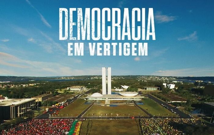 Democracia em Vertigem. A política brasileira virou um thriller