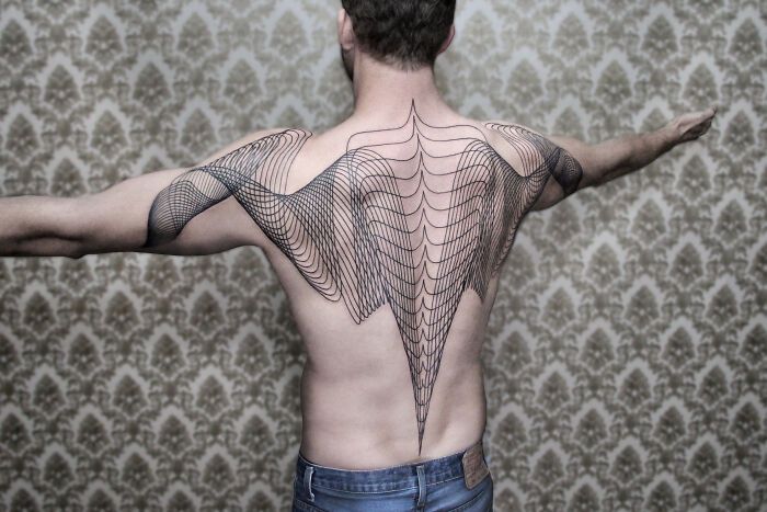 32 tatuagens minimalistas de linhas: A arte que parece simples, mas esconde muito mais do que você imagina 8 32 tatuagens minimalistas de linhas: A arte que parece simples, mas esconde muito mais do que você imagina 8