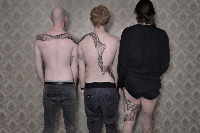 32 tatuagens minimalistas de linhas: A arte que parece simples, mas esconde muito mais do que você imagina 13 32 tatuagens minimalistas de linhas: A arte que parece simples, mas esconde muito mais do que você imagina 13