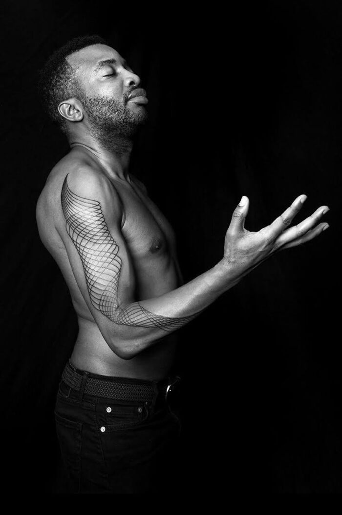 32 tatuagens minimalistas de linhas: A arte que parece simples, mas esconde muito mais do que você imagina 16 32 tatuagens minimalistas de linhas: A arte que parece simples, mas esconde muito mais do que você imagina 16