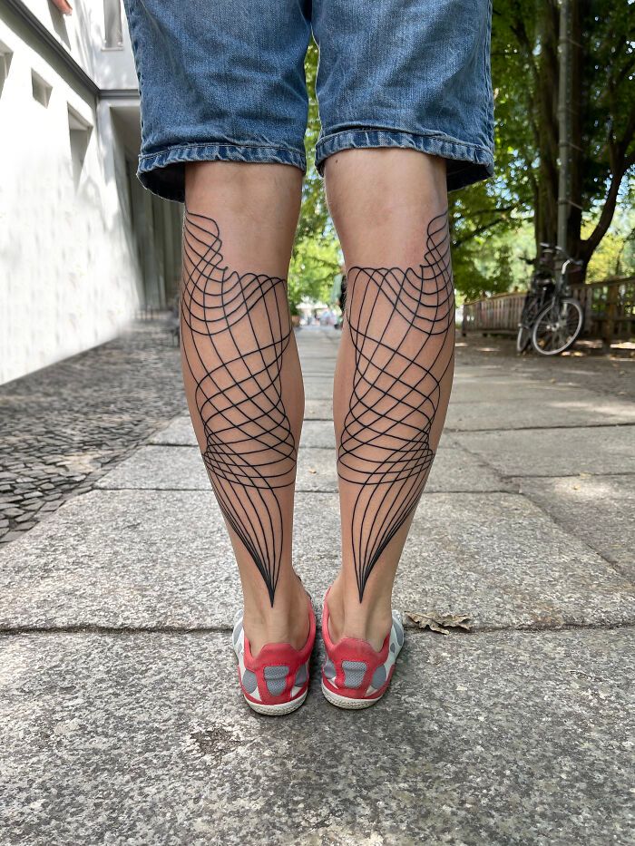 32 tatuagens minimalistas de linhas: A arte que parece simples, mas esconde muito mais do que você imagina 28 32 tatuagens minimalistas de linhas: A arte que parece simples, mas esconde muito mais do que você imagina 28