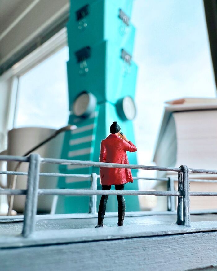 Arte em miniatura: as cenas impressionantes que transformam objetos comuns em histórias cheias de emoção (28 fotos) 2