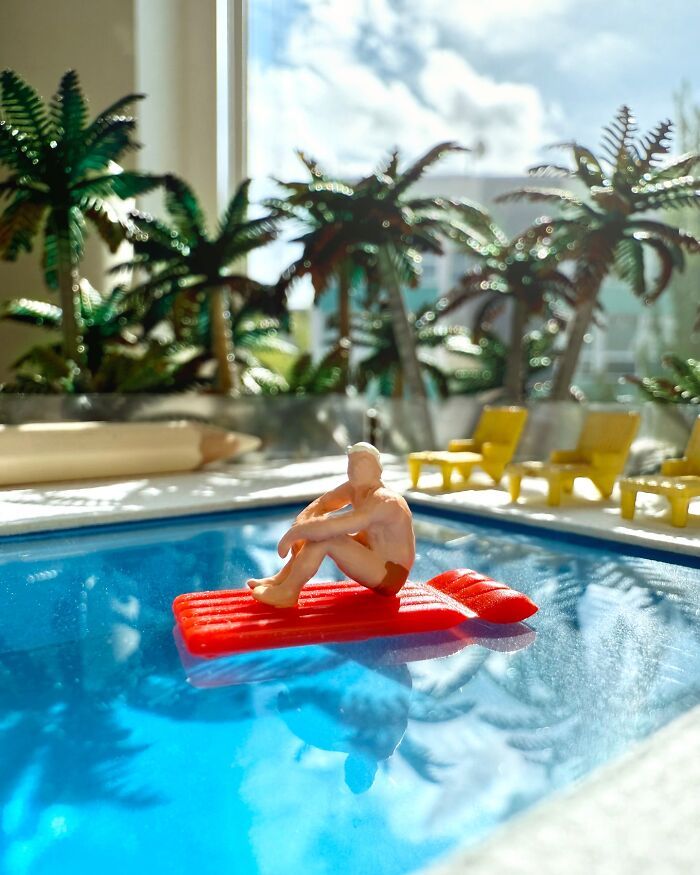 Arte em miniatura: as cenas impressionantes que transformam objetos comuns em histórias cheias de emoção (28 fotos) 8