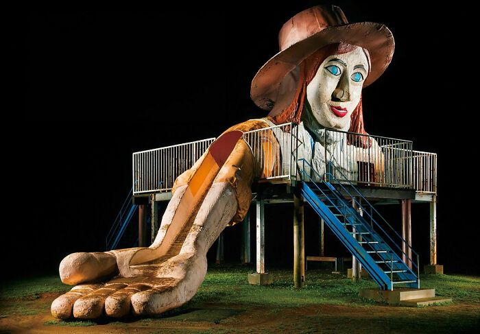 Esses playgrounds japoneses parecem ter saído de um sonho — e à noite ficam ainda mais estranhos (30 fotos) 6 Esses playgrounds japoneses parecem ter saído de um sonho — e à noite ficam ainda mais estranhos (30 fotos) 6