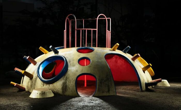 Esses playgrounds japoneses parecem ter saído de um sonho — e à noite ficam ainda mais estranhos (30 fotos) 23 Esses playgrounds japoneses parecem ter saído de um sonho — e à noite ficam ainda mais estranhos (30 fotos) 23