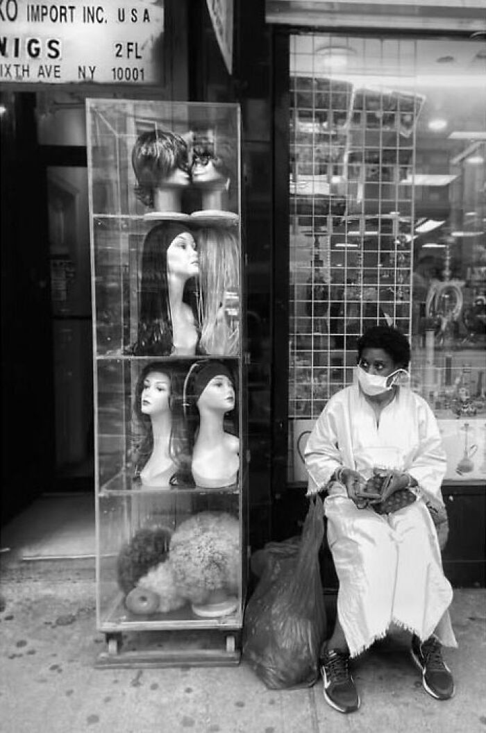 Fotografia de rua artística transforma momentos comuns em cenas que parecem saídas de um filme Fotografia de rua artística transforma momentos comuns em cenas que parecem saídas de um filme