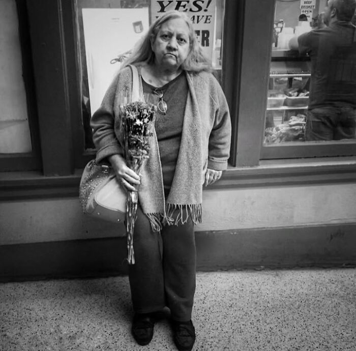 Fotografia de rua artística transforma momentos comuns em cenas que parecem saídas de um filme (30 fotos) 4 Fotografia de rua artística transforma momentos comuns em cenas que parecem saídas de um filme (30 fotos) 4
