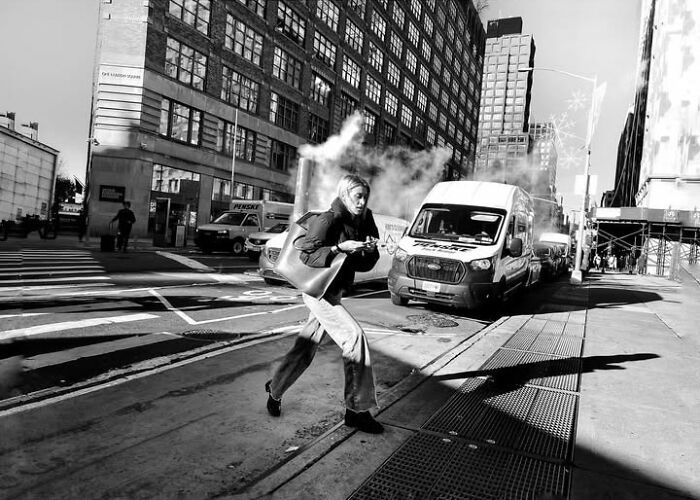 Fotografia de rua artística transforma momentos comuns em cenas que parecem saídas de um filme (30 fotos) 7 Fotografia de rua artística transforma momentos comuns em cenas que parecem saídas de um filme (30 fotos) 7