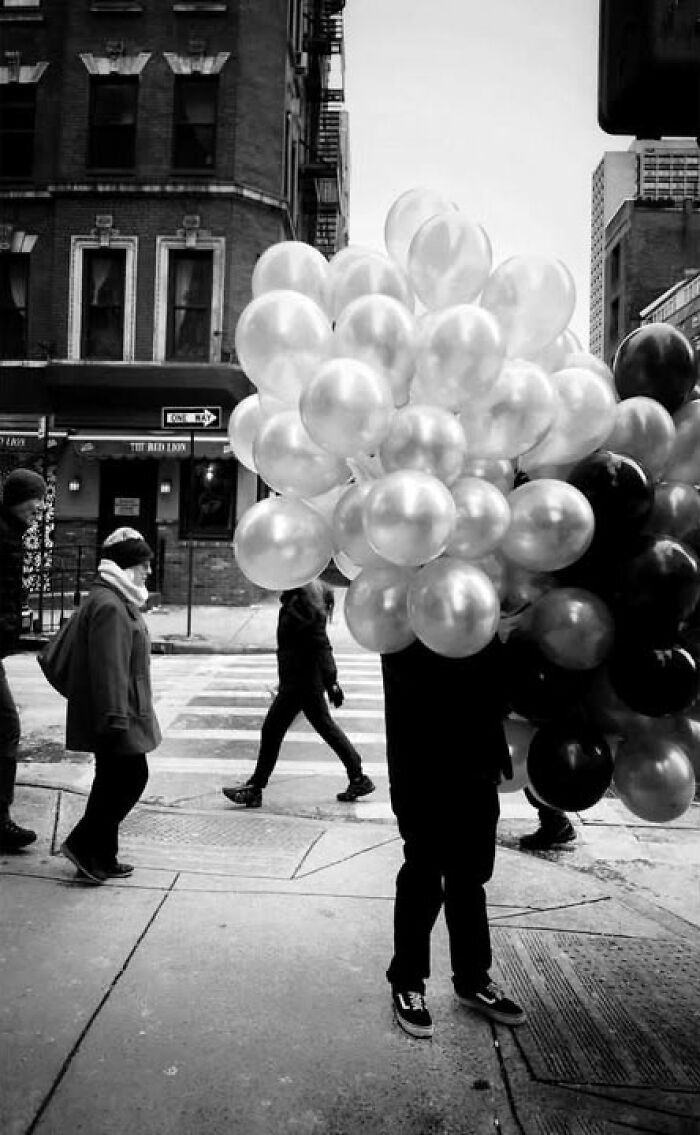 Fotografia de rua artística transforma momentos comuns em cenas que parecem saídas de um filme (30 fotos) 16 Fotografia de rua artística transforma momentos comuns em cenas que parecem saídas de um filme (30 fotos) 16