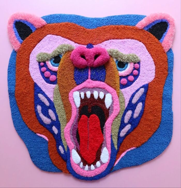 Arte têxtil com tufting que transforma fios coloridos em rostos, animais e formas surpreendentes (21 fotos) 14 Arte têxtil com tufting que transforma fios coloridos em rostos, animais e formas surpreendentes (21 fotos) 14