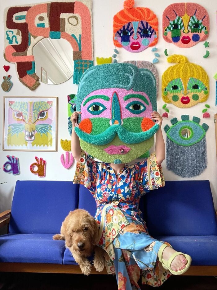 Arte têxtil com tufting que transforma fios coloridos em rostos, animais e formas surpreendentes (21 fotos) 20 Arte têxtil com tufting que transforma fios coloridos em rostos, animais e formas surpreendentes (21 fotos) 20